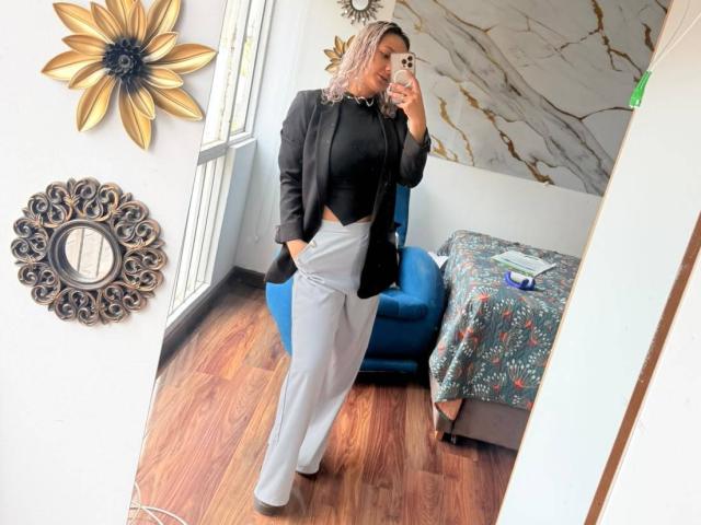 ElenaSaenz - Live porn &amp; sex cam - 30673073