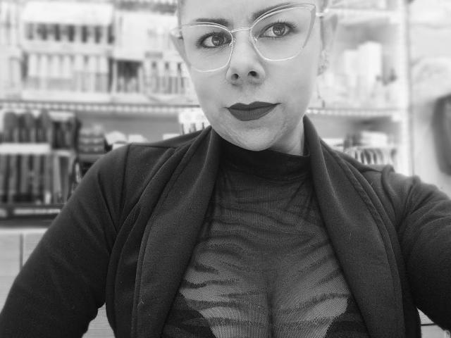 EmiliaMilf - Sexe cam en vivo - 30682112