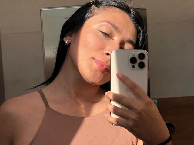AmeliRoux - Live sex cam - 30683075