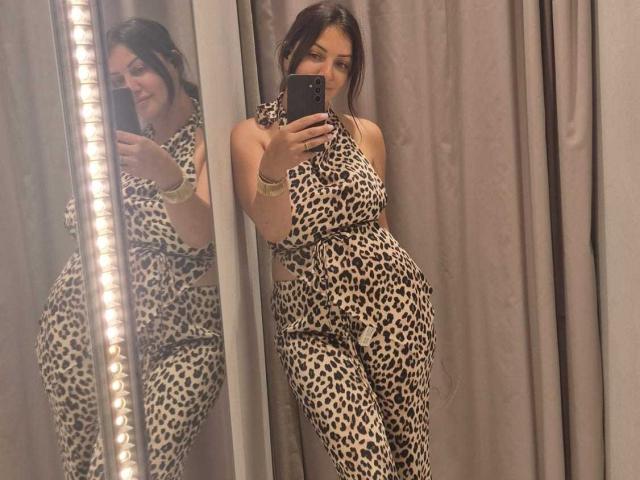 Miky69I - Élő pornó és szexkamera - 30689216
