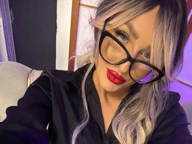 TaraSaint - Élő pornó és szexkamera - 30691403