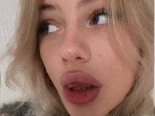 MargeretVakas Live Chat on XLoveCam