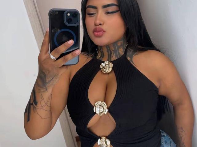 LairaHearvy - Live Sex Cam - 30695417