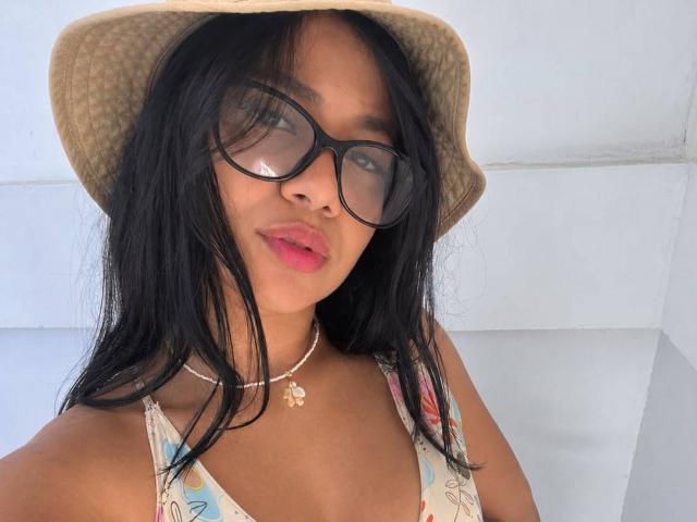 AlanaLuxe - Live porn &amp; sex cam - 30700766