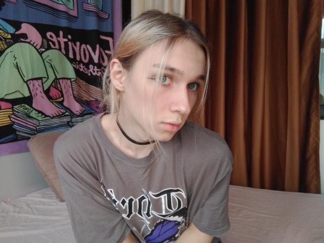 IceBenz - Live Sex Cam - 30700913