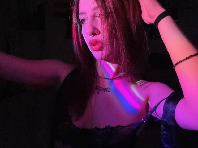 SimonneBrustkern - Live porn &amp; sex cam - 30706337