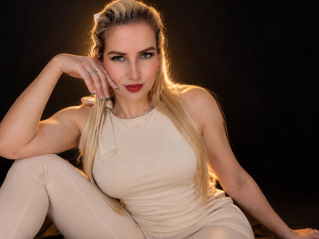 GiuliaAddams - сексуальная веб-камера в реальном времени - 30707858