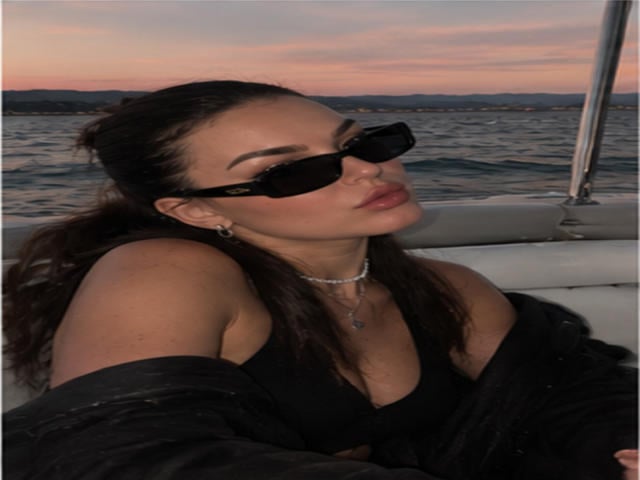 AkilahFehn - Live porn &amp; sex cam - 30711245