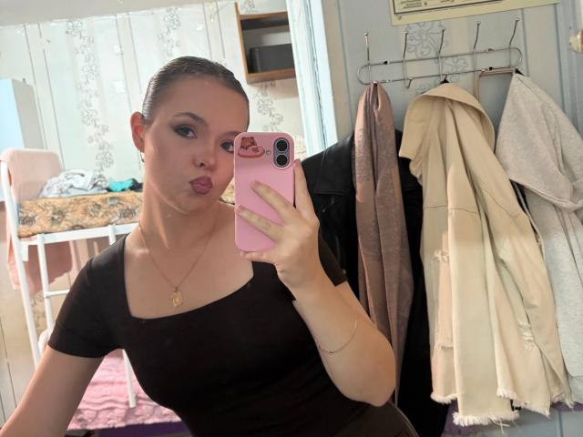 JeseniaPiontek - Élő pornó és szexkamera - 30713990