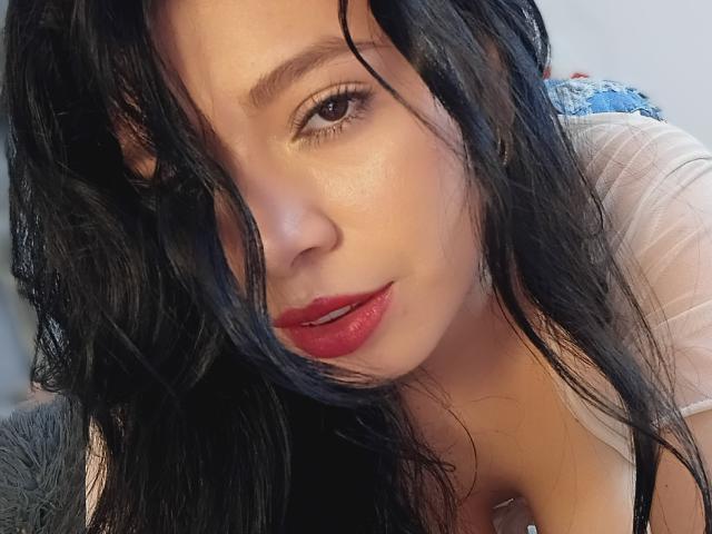 LindaMancini - Live porn &amp; sex cam - 30714617