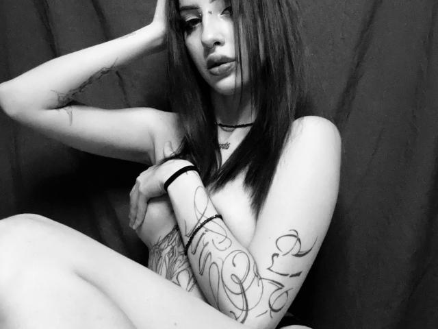 SimonneBrustkern - Live porn &amp; sex cam - 30715196