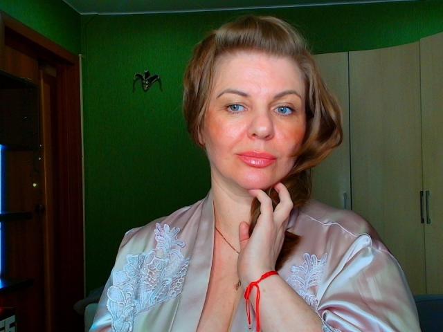 VeronikaGoldy - Live Sex Cam - 30729230