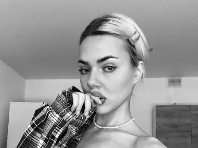 ArnettaNazario - Live porn &amp; sex cam - 30732104