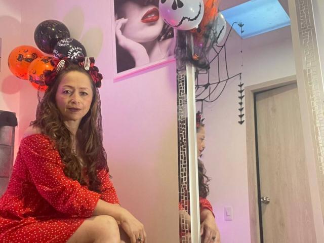 GianineLarose - ライブポルノ&amp;セックスカム - 30732545
