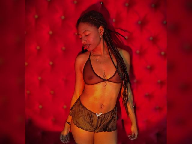 QueenPerlaa - Live porn &amp; sex cam - 30738104