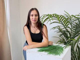 DinaPeich Live Chat on XLoveCam