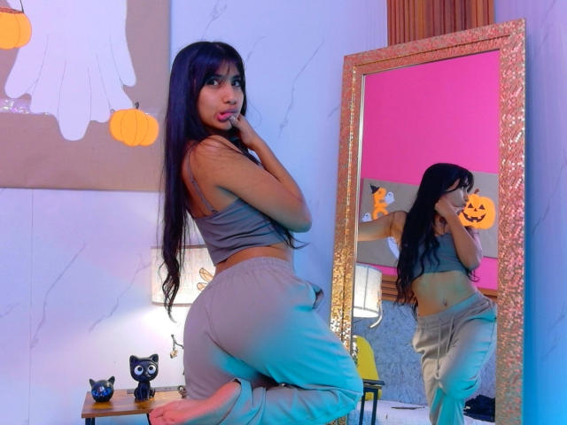 HottieEmily - Live sex cam - 30743864