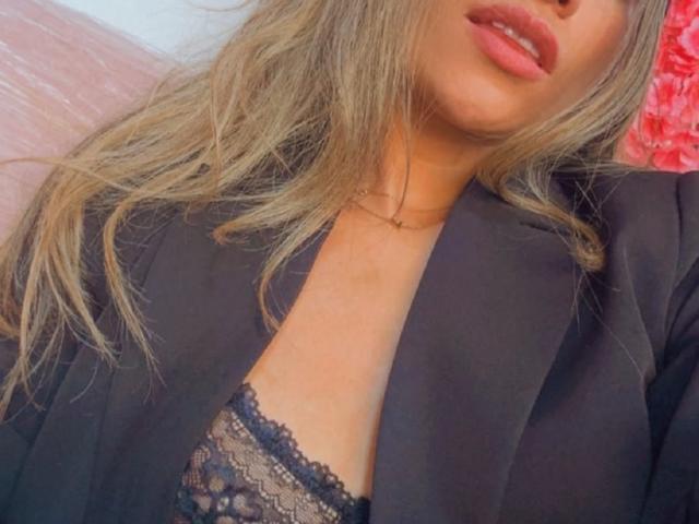 AdharaCooperr - Live porn &amp; sex cam - 30748175