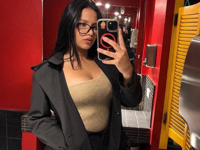AlanaLuxe - Live Sex Cam - 30753077