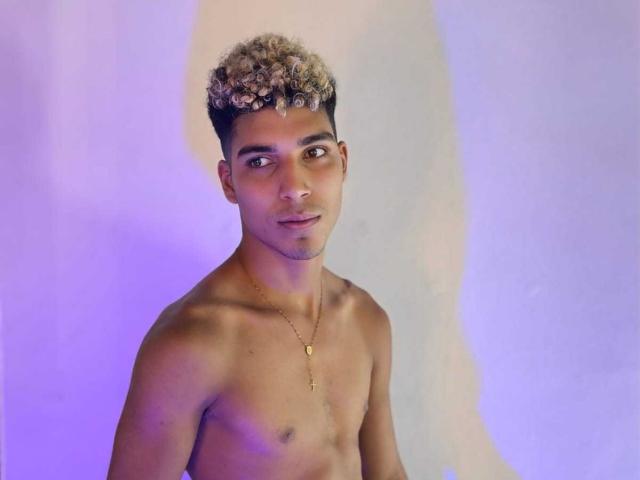 SantiaGodiazz - Live porn &amp; sex cam - 30754457