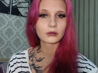 ShenaBatrum Live Chat on XLoveCam