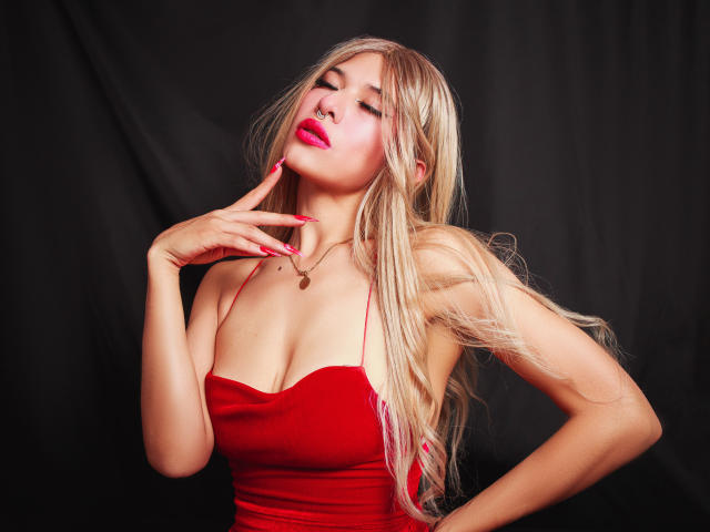 MartinaEvans - Live porn &amp; sex cam - 30765725