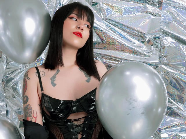 GoddessLuxliv - Live sex cam - 30772619