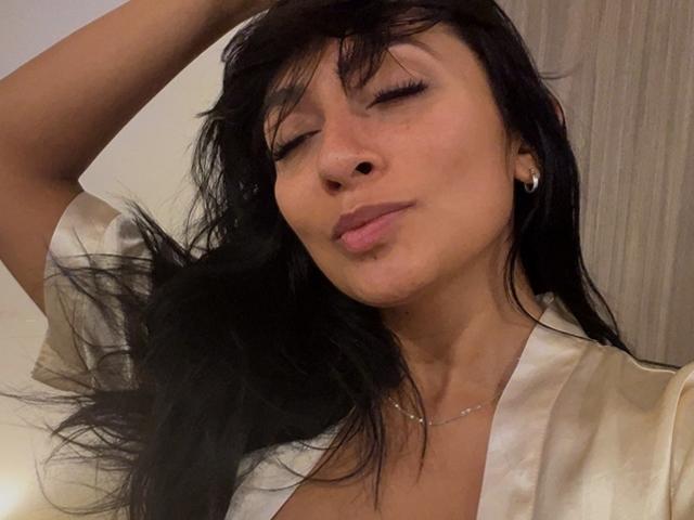 AmeliRoux - Live porn &amp; sex cam - 30772949
