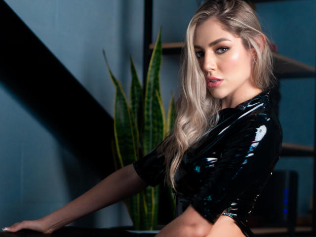 GenesissRois - Live porn &amp; sex cam - 30774785