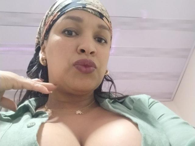 ZoehFerraro - Live Sex Cam - 30775400