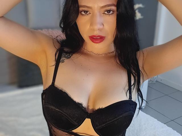 LindaMancini - Live porn &amp; sex cam - 30778115