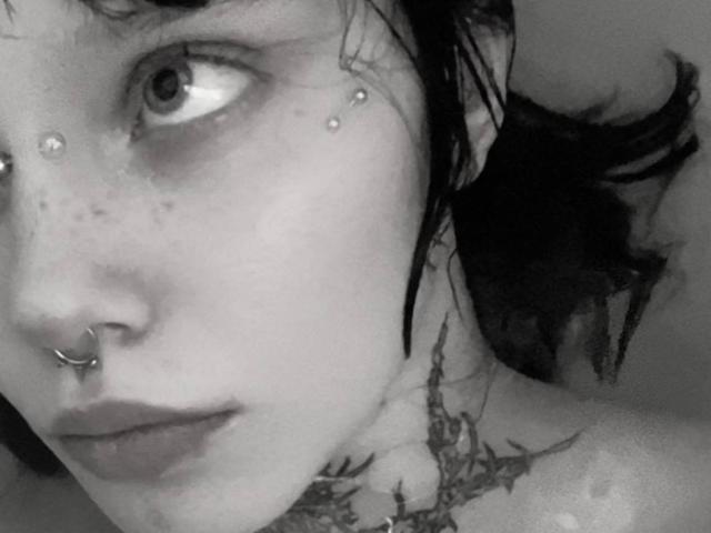 MariannaWarren - Live sex cam - 30782579