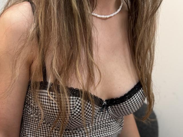 Sanella - Live sex cam - 30785345