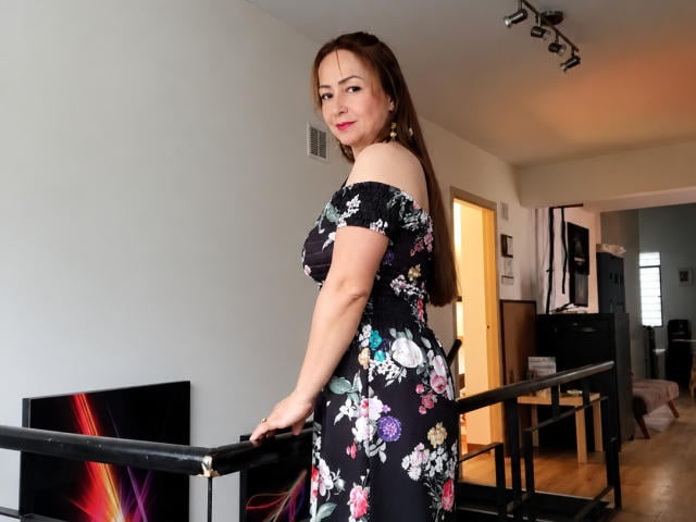 GianineLarose - Live sex cam - 30794699