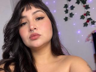 IsabellArt Live Chat on XLoveCam