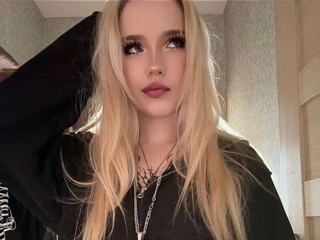 SaturninaFischbein - Live porn &amp; sex cam - 30804560