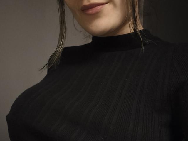 TaniaSandersX - Élő pornó és szexkamera - 30811928