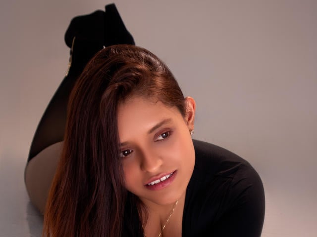 ValerieSynclair - Live porn &amp; sex cam - 30812828