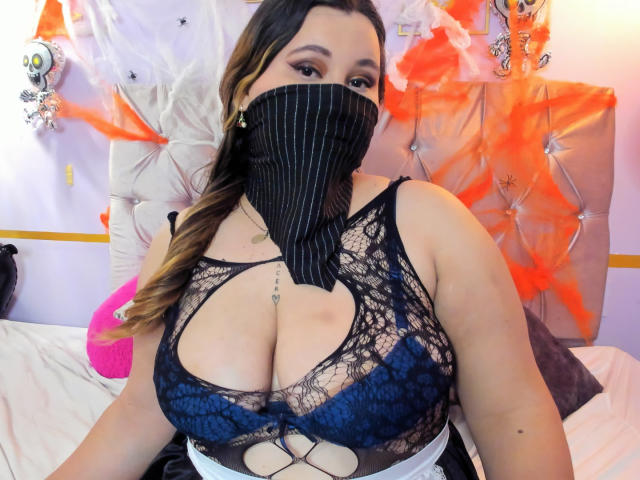 SalmaAzaman - Live porn &amp; sex cam - 30818540