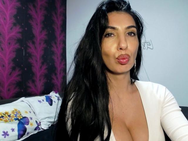 BrunetteBabe69 - Sexe cam en vivo - 30828386