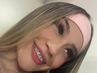 LaurenTyler Live Chat on XLoveCam