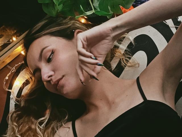 AlanisBlanc - Live porn &amp; sex cam - 30832586