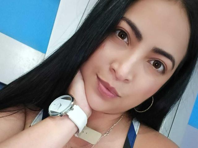 AlanaWest - Live Sex Cam - 30837536