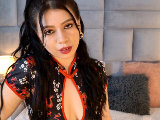 LindaMancini - Live porn &amp; sex cam - 30838226