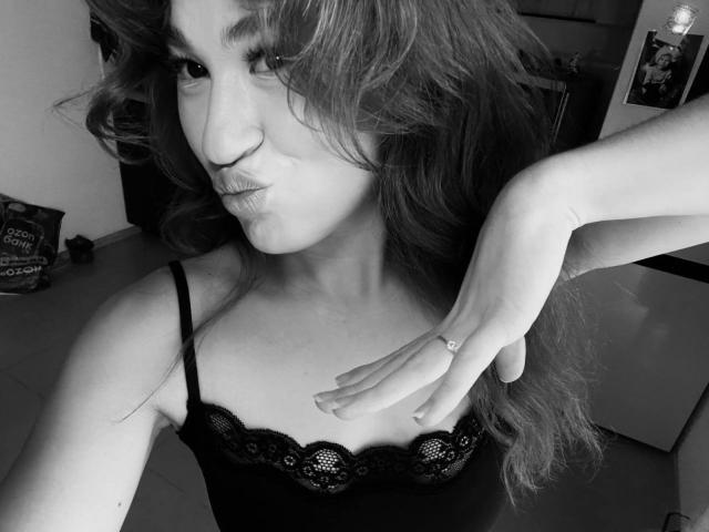 SerenaHuseth - Live sex cam - 30842879