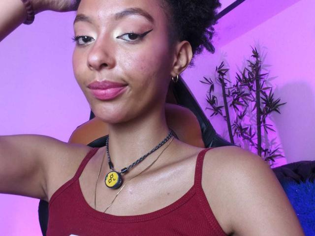 KiaraKamau - Live sexe cam - 30843659