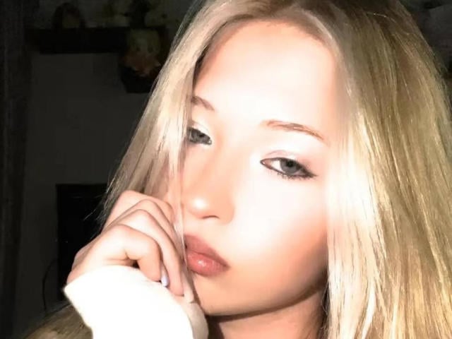 LadyLuu - Élő pornó és szexkamera - 30843755