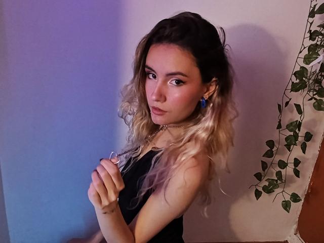 AlanisBlanc - Live sexe cam - 30844088