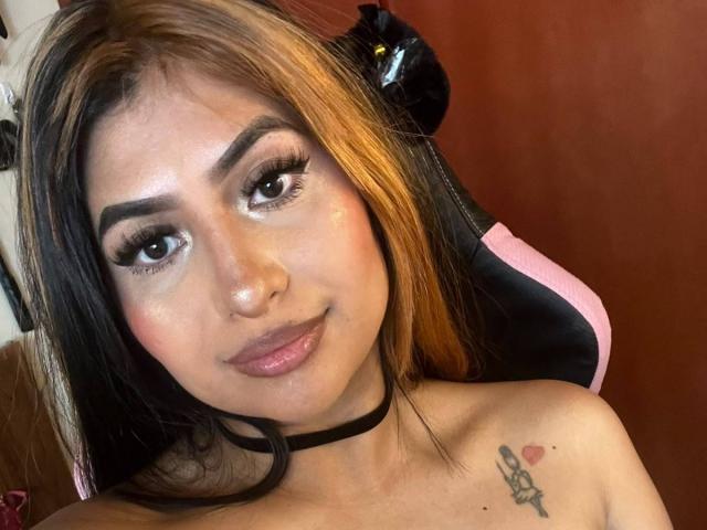 ZarayWhitMoreLove - Live porn &amp; sex cam - 30851882