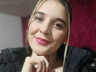 LeylaJamesX Live Chat on XLoveCam